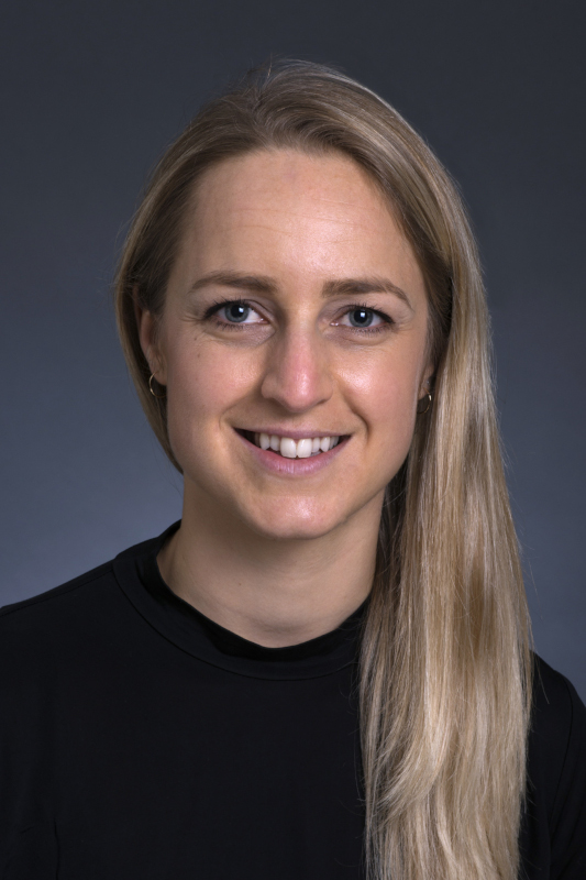 Enlige kvinder og kvinder med en lav socialøkonomisk position kan have behov for ekstra støtte og opfølgning efter behandlingen af brystkræft. Det siger Cathrine Fonnesbech Hjorth, der med en gruppe kolleger har analyseret data om civilstand, samliv, Enlige kvinder og kvinder med en lav socialøkonomisk position kan have behov for ekstra støtte og opfølgning efter behandlingen af brystkræft. Det siger Cathrine Fonnesbech Hjorth, der med en gruppe kolleger har analyseret data om civilstand, samliv,